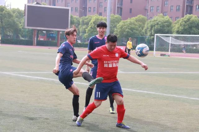 我国男足世界排名跌至96位 创十年新低