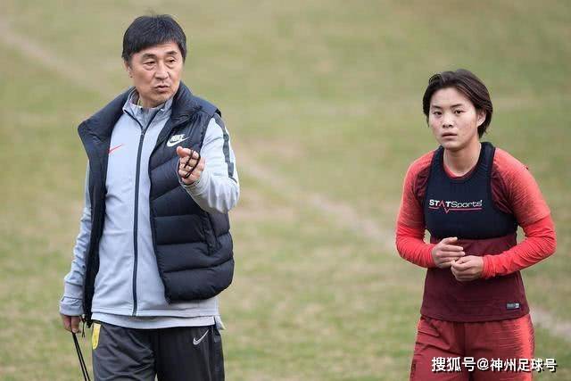 沙特媒：新月对外租努涅斯持开放态度，贝西克塔斯领跑但转会未定